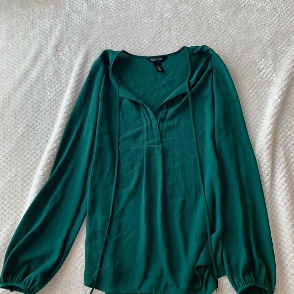 WHBM emerald green blouse - Picture 2 of 6